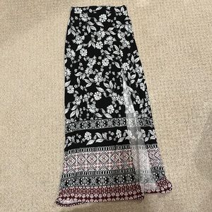 Charlotte Russe slit maxi skirt patterned floral